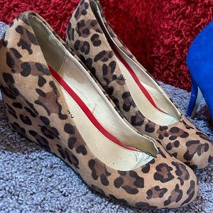 Leopard wedges